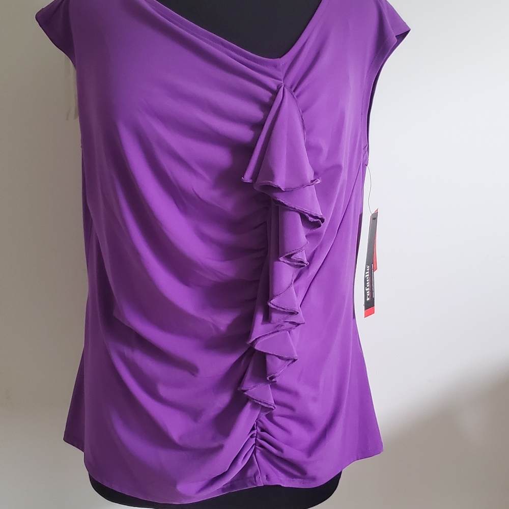 "HOST PICK" Rafella Form & Function Sleevess Top. - Picture 1 of 6